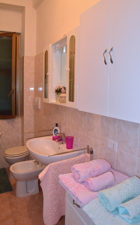 Hotel La Casa Delle Rose La Spezia Camera foto
