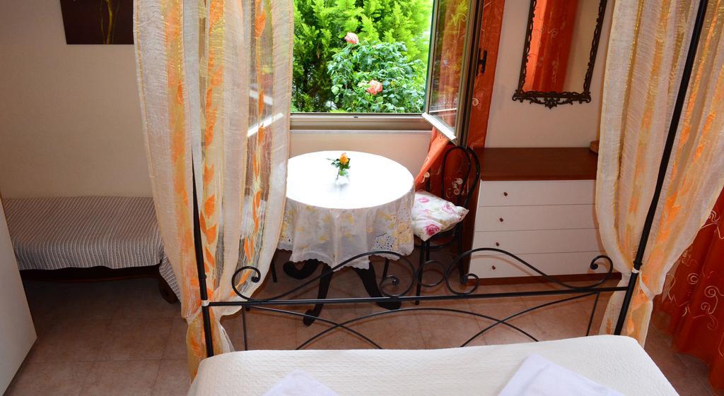 Hotel La Casa Delle Rose La Spezia Esterno foto